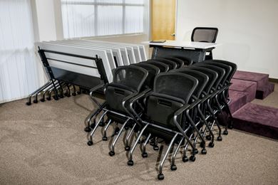 Picture of Pack of 4' Mobile Nesting Tables with Nesting Chairs