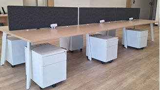 Picture of Cluster of 6 Person, Powered Teaming Benching Station